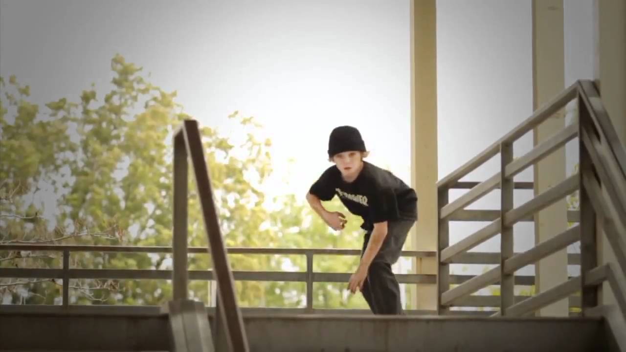 The Twins -  Skateboarding