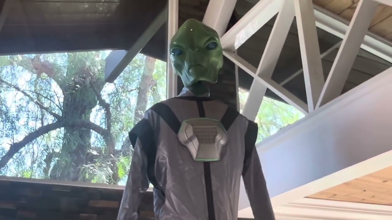 Costco Halloween 2024 10ft Alien demo 👽👽￼