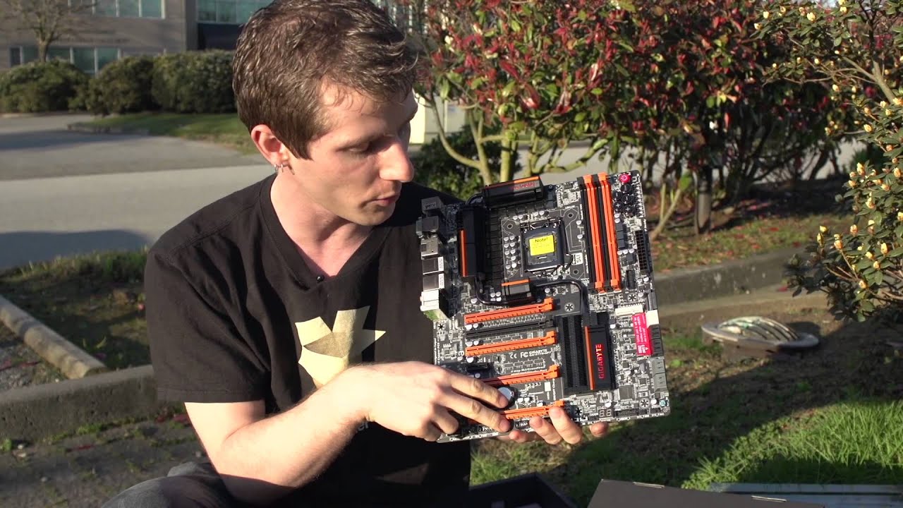 Gigabyte Z77X-UP7 Overclocking Motherboard Unboxing & Overview