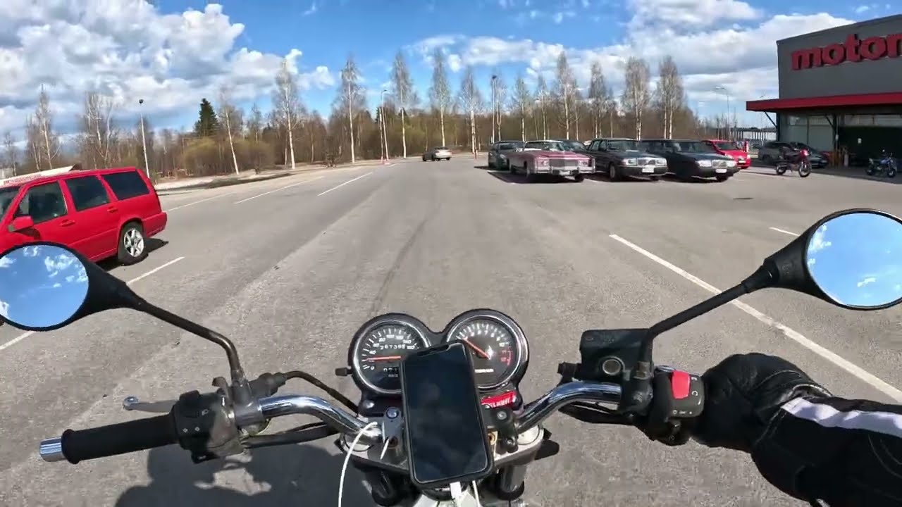 Ajelua Oulussa Suzuki gs500