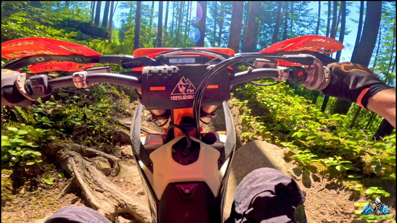 2025 KTM 300 XC-W Hard Enduro VS 2023 KTM 300 XC-W Erzbergrodeo