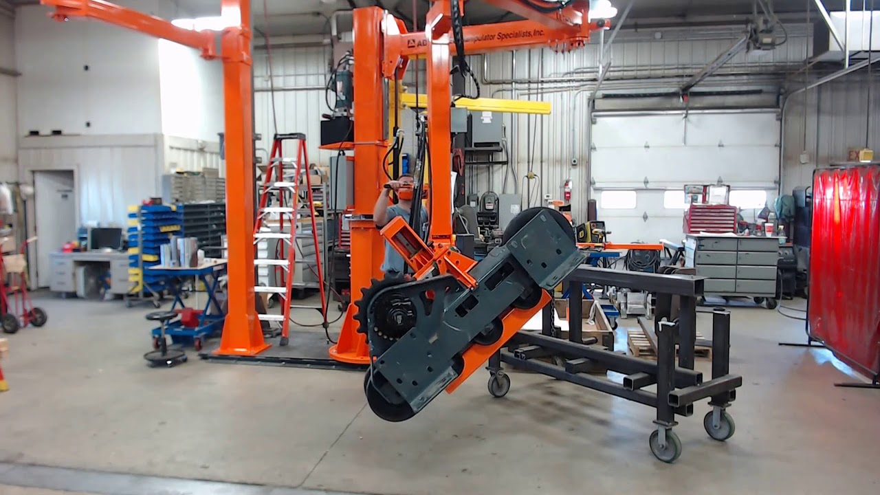 Powerful Hydraulic Manipulator Lifting 1500 lbs.