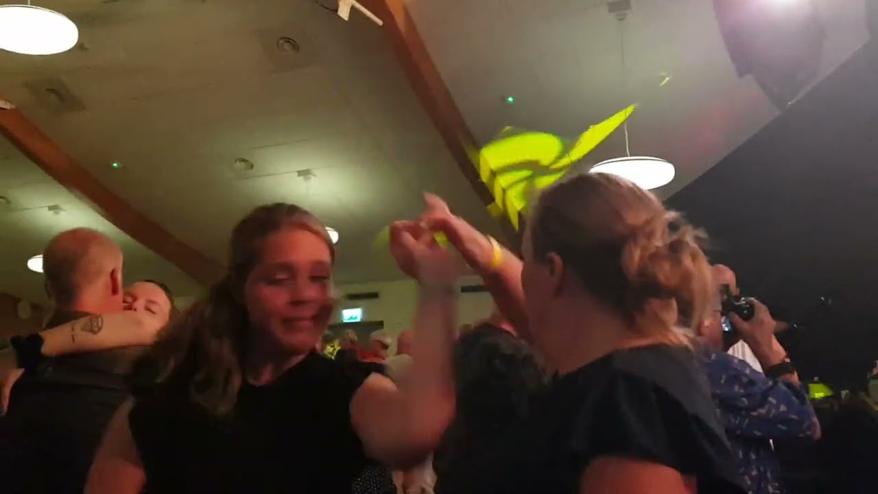 Soulshake med Allstars på Stora Folkparksdansen Karlsholme Dansnytt Iren Renate Silkoset