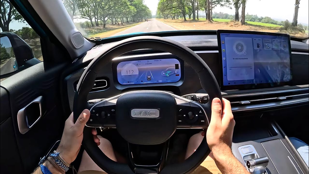 Asi es manejar un BAIC BJ30 //Como se comporta? // POV DRIVE