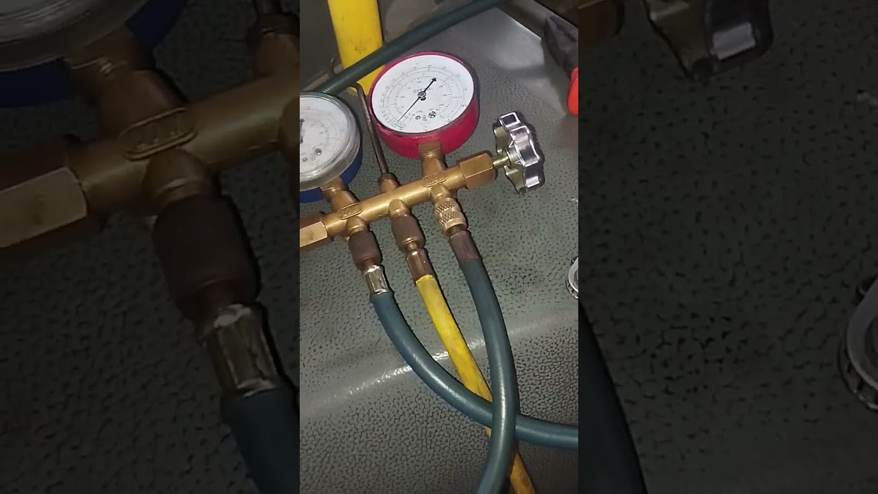 como trocar o óleo do compressor de ar-condicionado de ônibus.