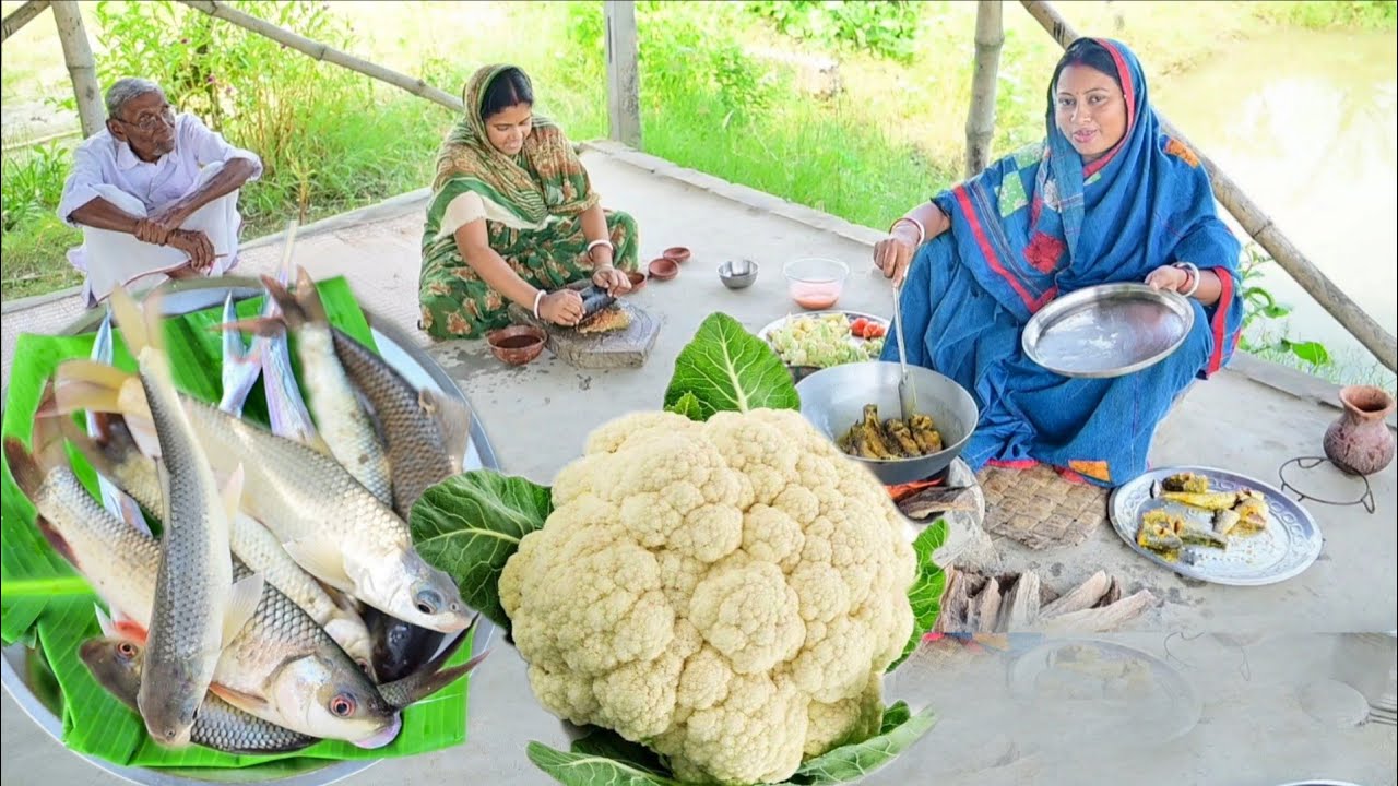 ফুলকপি দিয়ে বাড়ির পুকুরের চারাপোনা মাছের ঝোল আর মুসুরডাল ভাপা দিয়ে দুপুরে খাওয়া দাওয়া