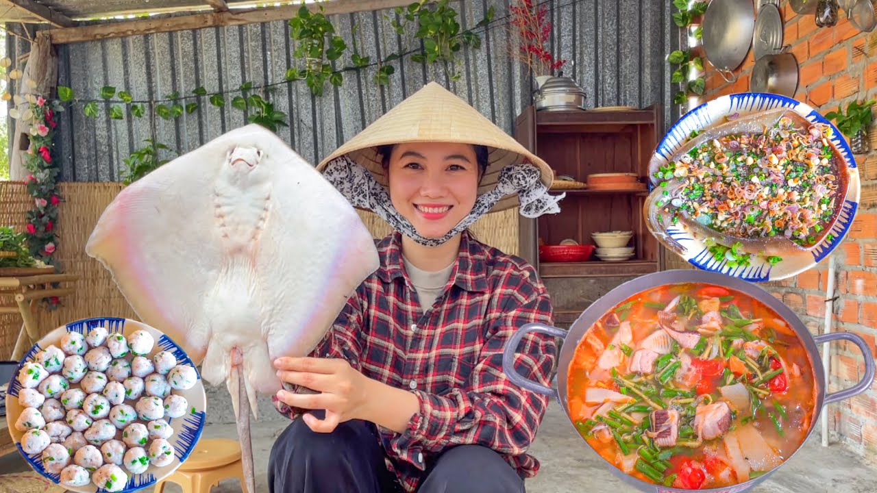 Cá Đuối Nghệ Nấu Lẩu Măng Chua / Asian stingray hotpot