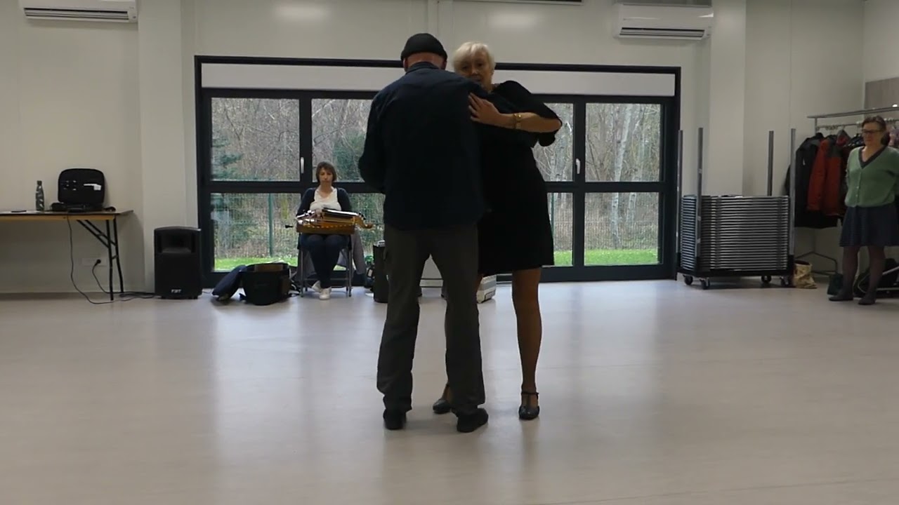 Lucien dauzet danses trad Scottish asymétrique