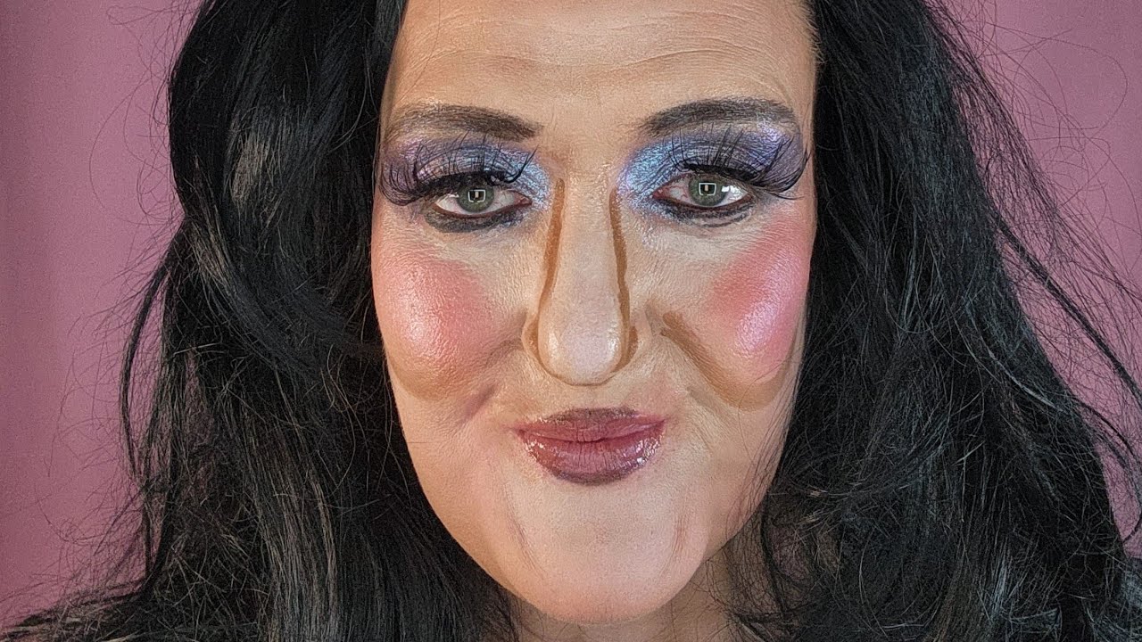 Charlotte Clark  is live!