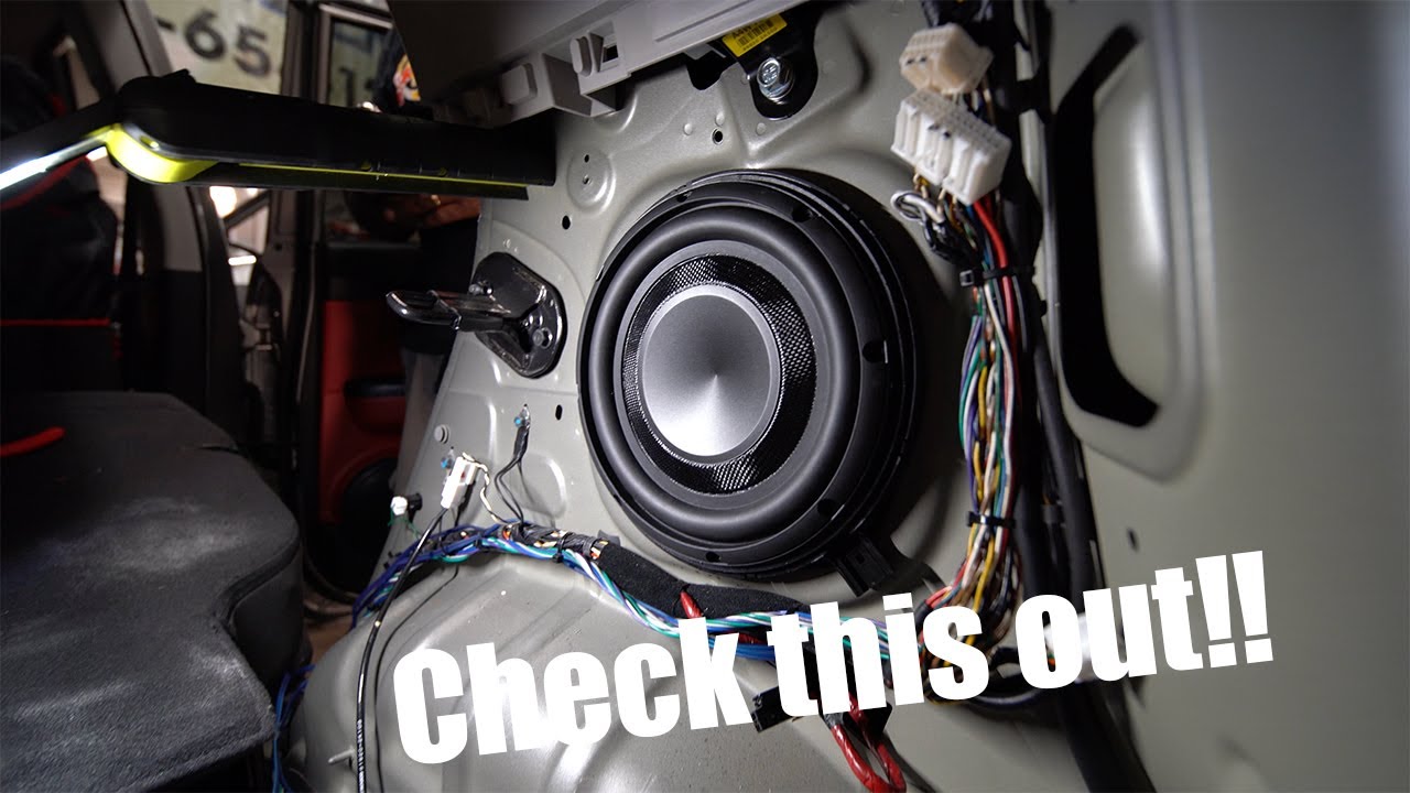 Fitting a aftermarket subwoofer in the Kia Soul! | Absolute Electronix Vlog 011