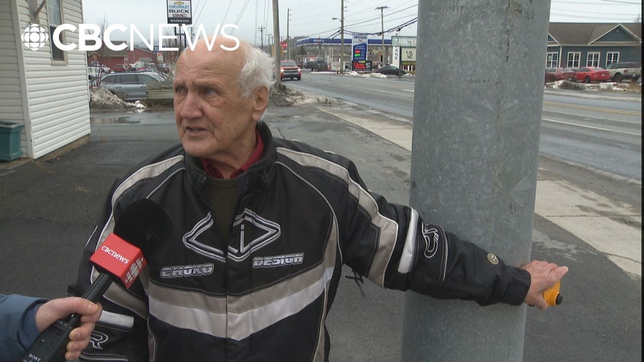 Ошибочно установленный светофор обошелся налогоплательщикам города Бей-Робертс в десятки тысяч до...