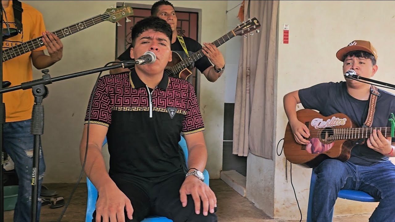 Atrapado Y Sin Salida Asi Suena Puros Requintasos Del Niño De oro 🎶