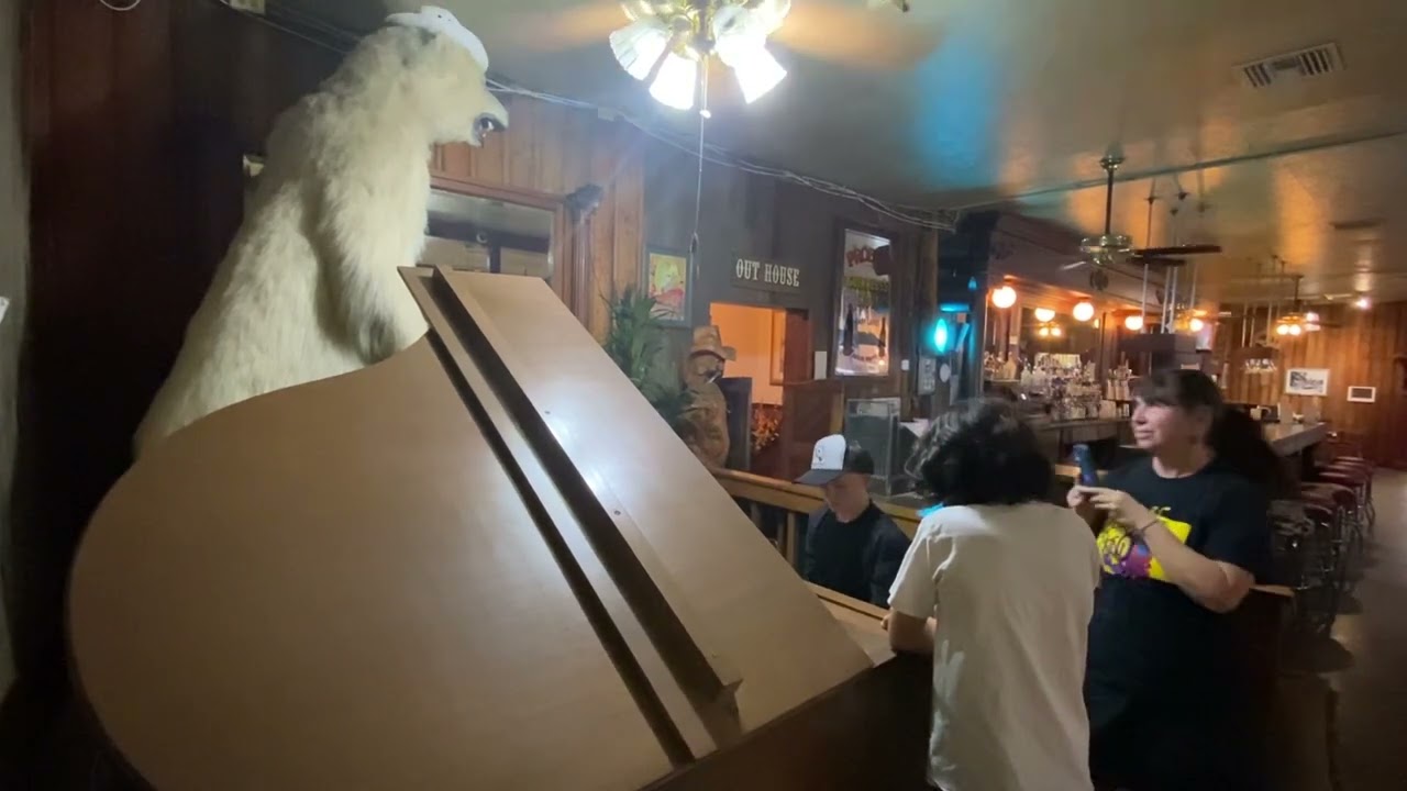 This was weird!  Real Wild West twangy saloon piano!