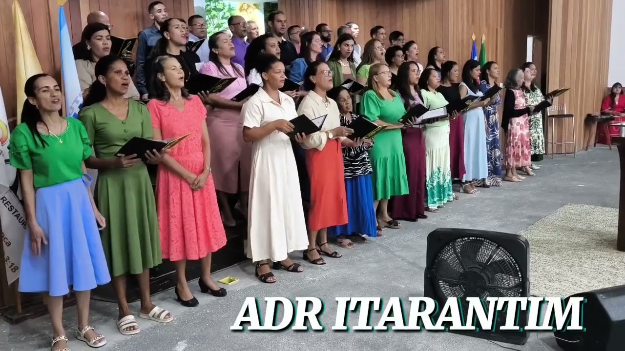 Glória ao Deus Triuno 