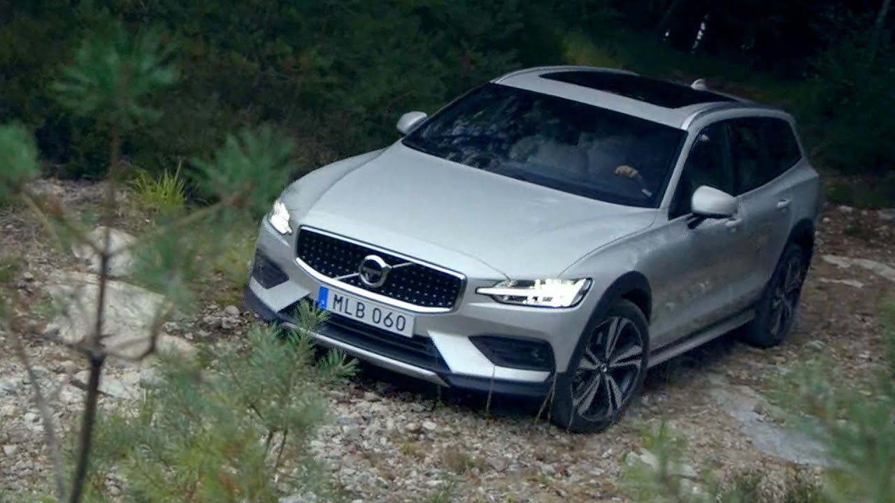 2019 Volvo V60 Cross Country - On & Off-Road Driving