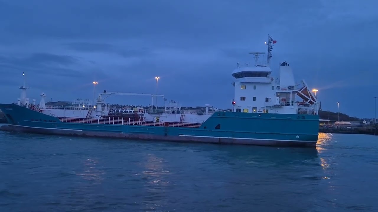 Whitpioneer  leaving  port. #Tankers #ship#shiping#port#stuartmarine