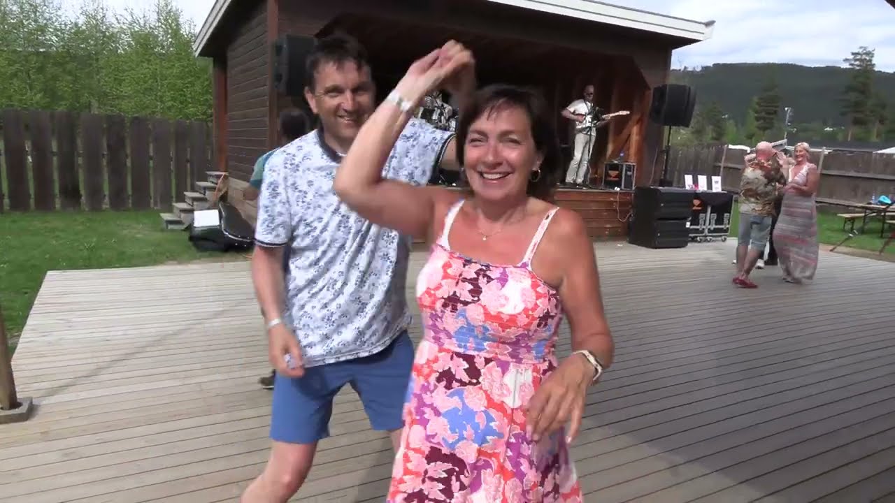 T- dans  Dokka Camping  med HOLIDAYS  11 mai 2024