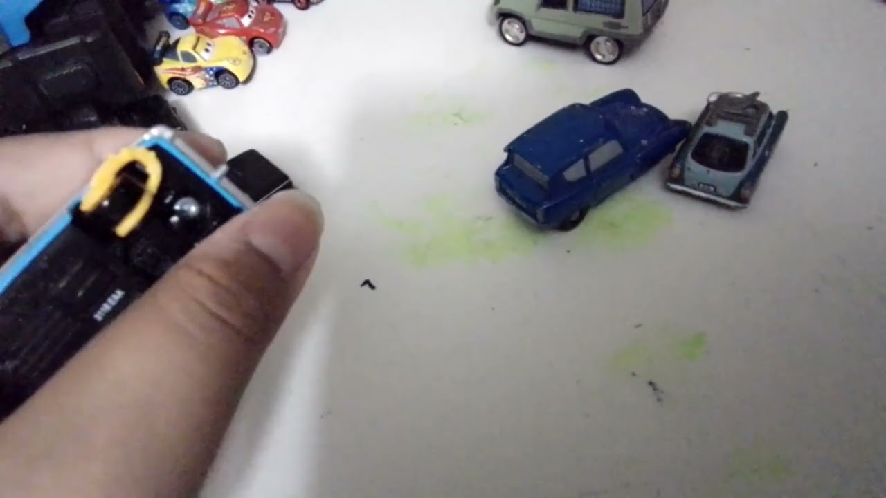 Reviewing cars 2 vladimir trunkov with car boot (trunkov family leader)