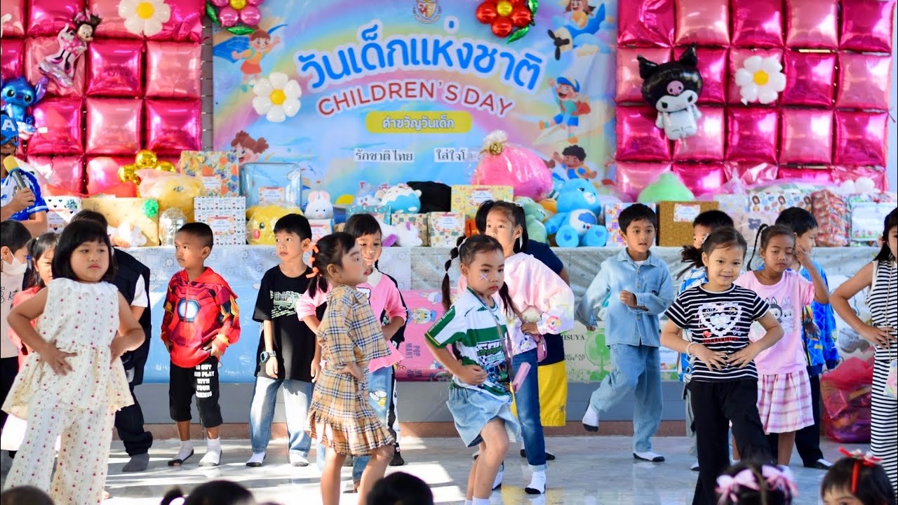 การแสดงของนักเรียนระดับชั้นอนุบาลปีที่ 3 โรงเรียนวัดพุทไธศวรรย์ ในงานวันเด็กแห่งชาติ ปี 2568 