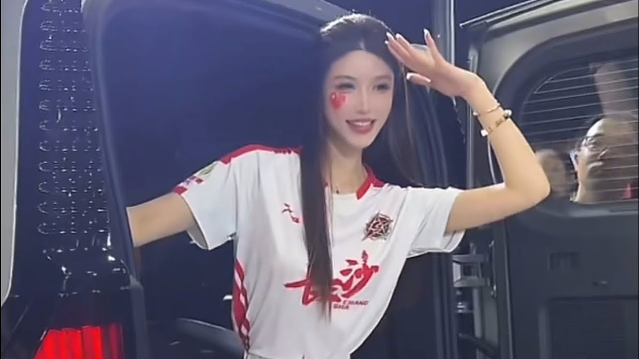 20251002长沙国际车展 网红美女车模随拍@小乌苏tina #网红拍摄 #美女车模