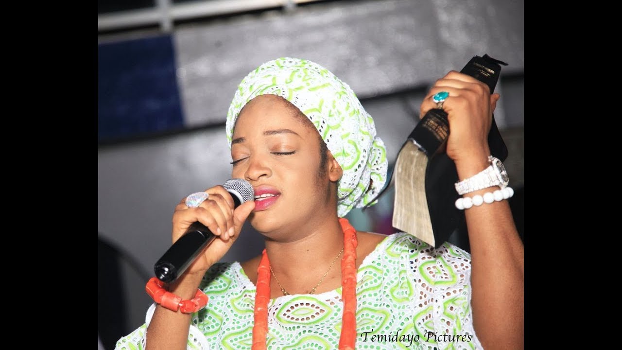 PROPHETESS NAOMI OGUNWUSI WORSHIP IN SONGS AT ROSAC WITH PROPHETESS MARY & PASTOR ISRAEL OLUBORI