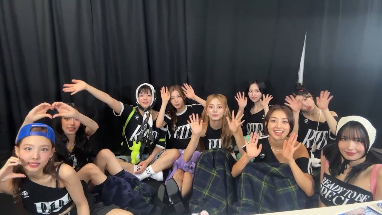 [ENG SUB] 트와이스 TWICE - Japan Insta live in Tokyo Day 2 (rotation fix) 240721