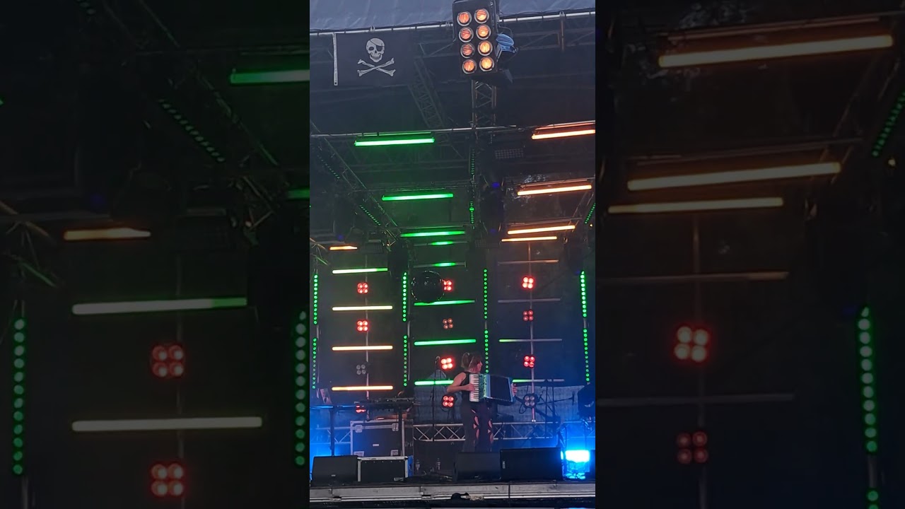 GAIA MOBILIJ ist eine aus Italien stammende Musikerin und Singer-Songwriterin #folk #dance #music