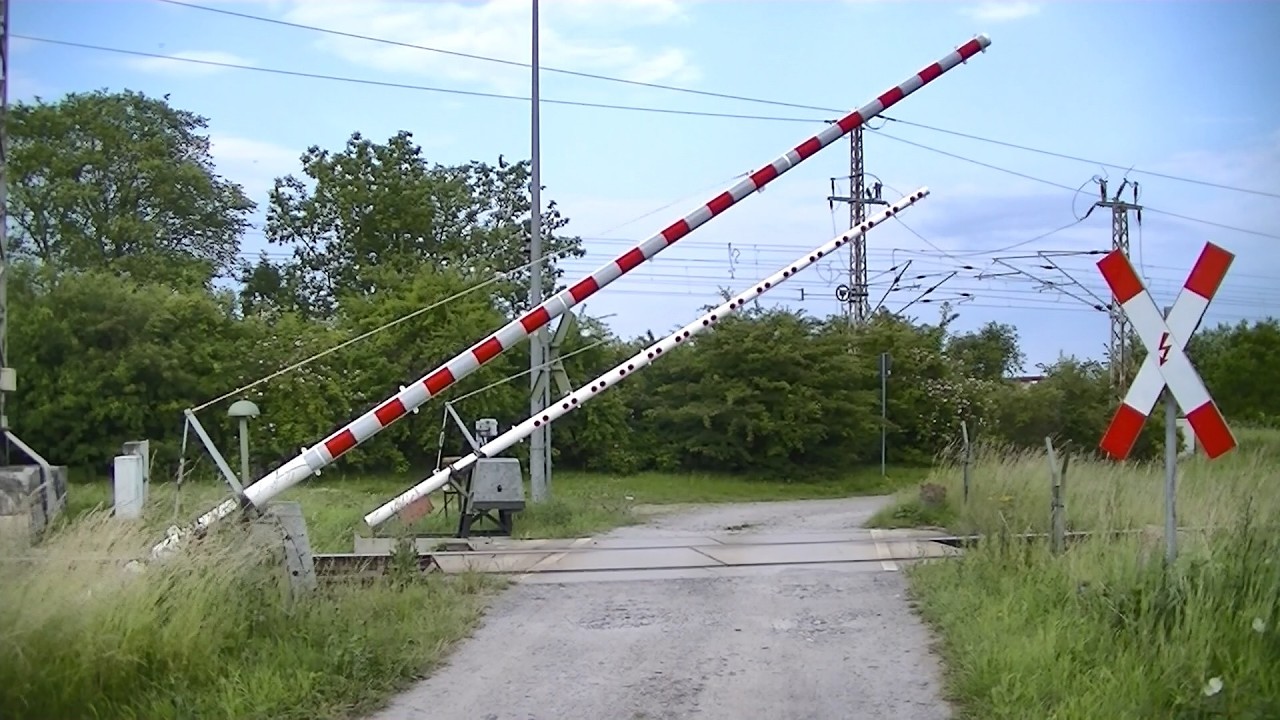 Spoorwegovergang Stralsund (D) // Railroad crossing // Bahnübergang