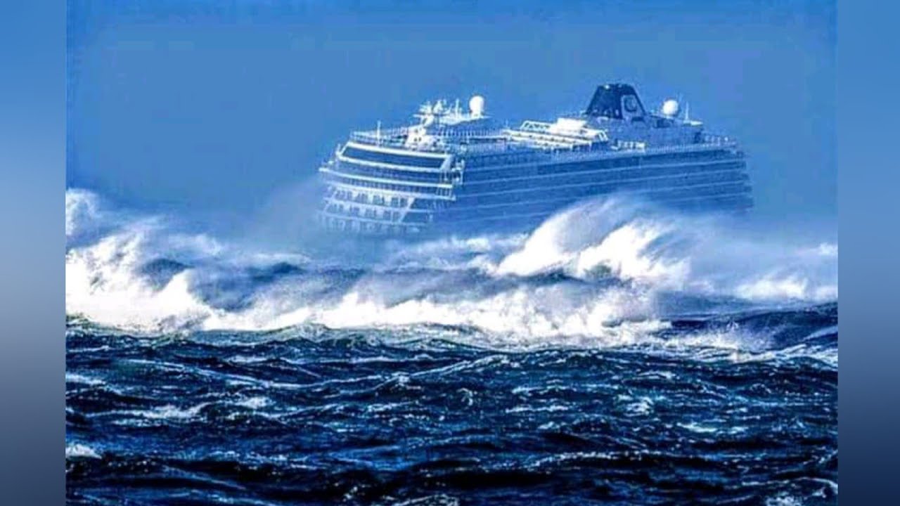 The most dangerous storms that hit sea ships.! Amazing events