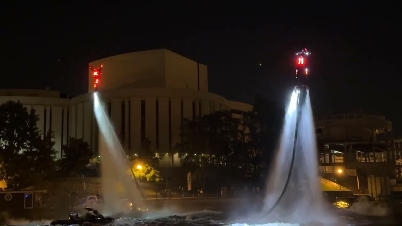 Flyboard w Bydgoszczy nocny pokaz podczas Steru na Bydgoszcz