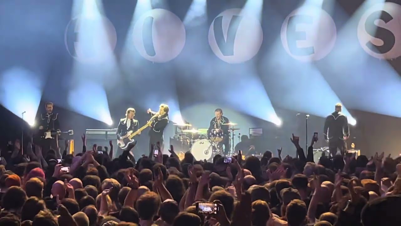 The Hives live Forum Melbourne Hate to say I told you so