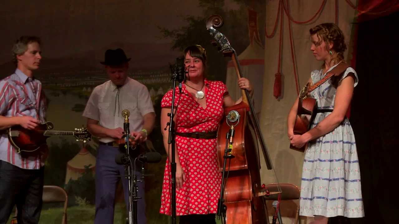 12 Foghorn Stringband 2014-01-18 Distant Land To Roam