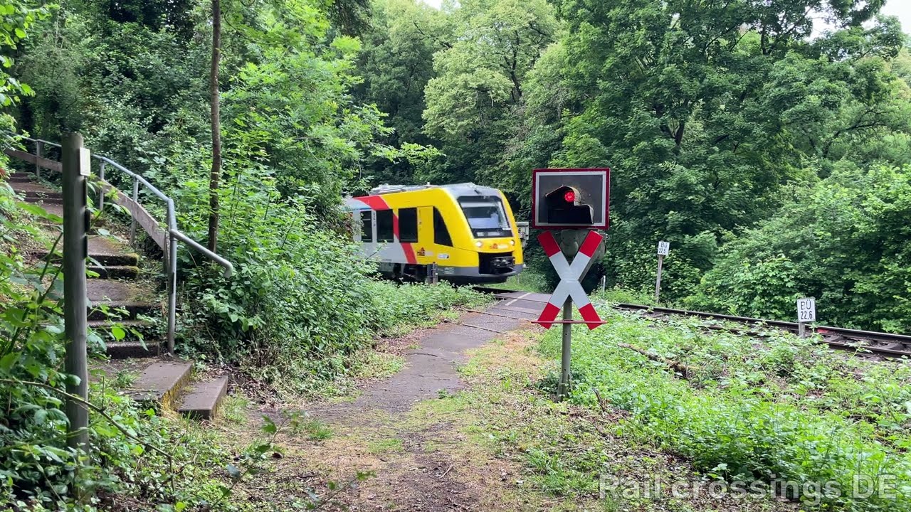 [4K] Rail crossing Hungen [DE] ⨉ Bahnübergang ⨉ Spoorwegovergang | Rail crossings DE