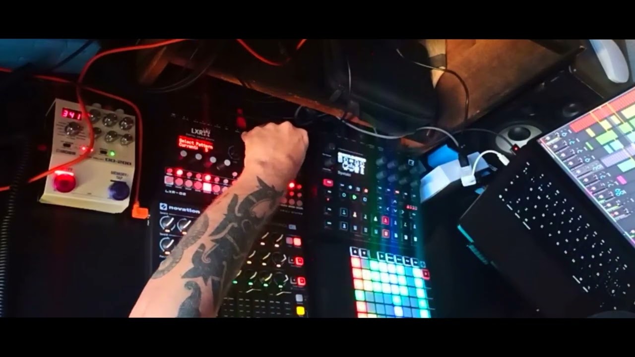 Live Techno (132 bpm) Ableton + Syntakt + LXR02