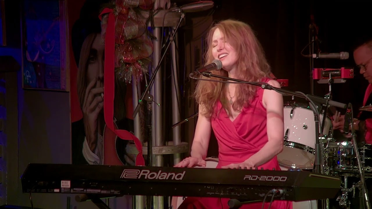 O Holy Night -  Alicia Witt live in Nashville @ 3rd and Lindsley
