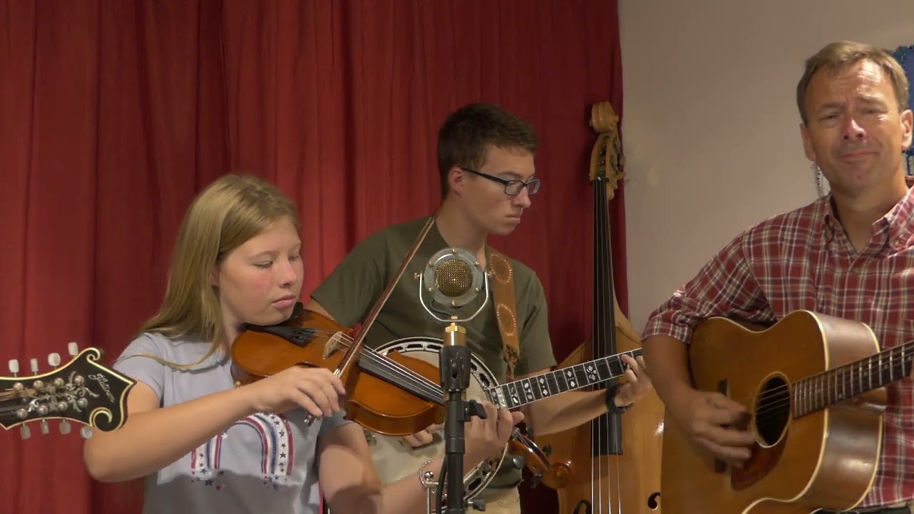 Country Bluegrass: I Still Miss Someone | Amundson Family Music