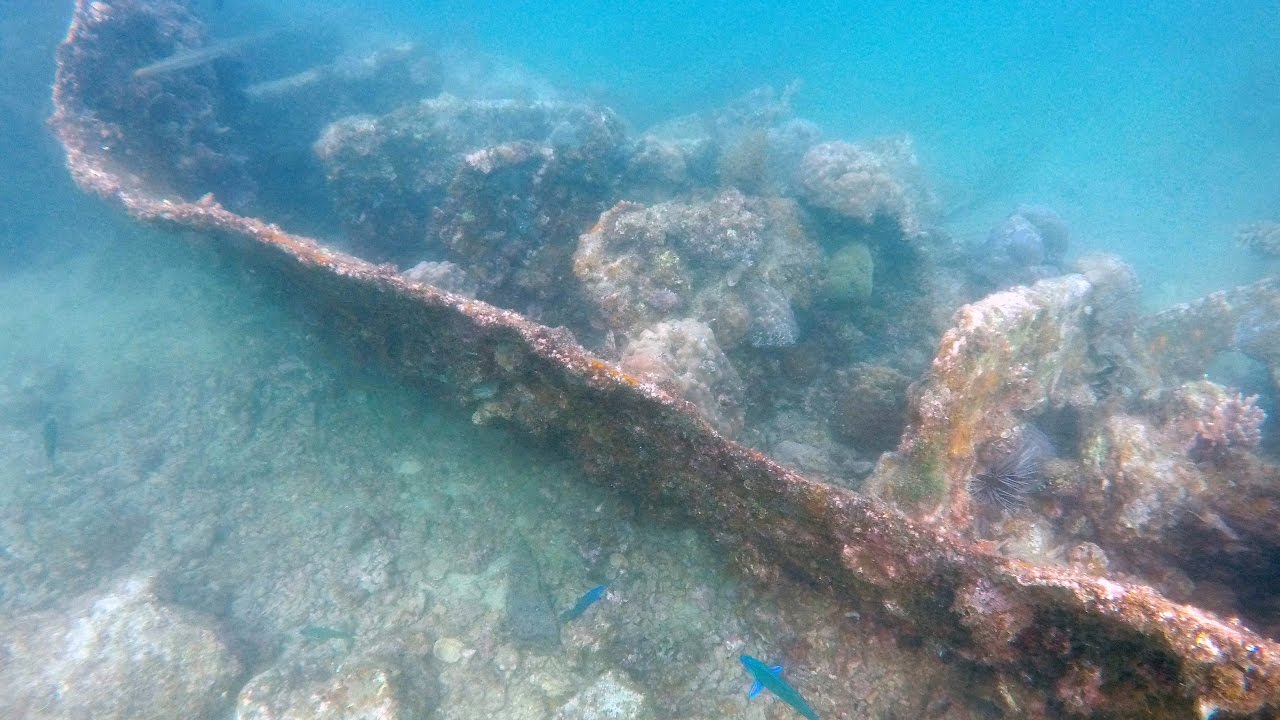 Snorkeling at Lighthouse Wreck, Malapascua Island, Philippines