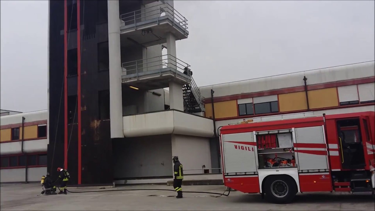 Simulazione incendio appartamento vigili del fuoco Brescia