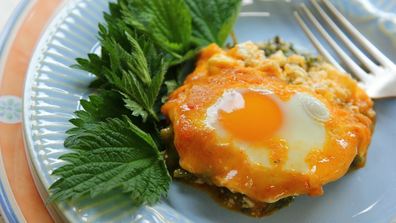 Крапива с яйцом и сыром фета