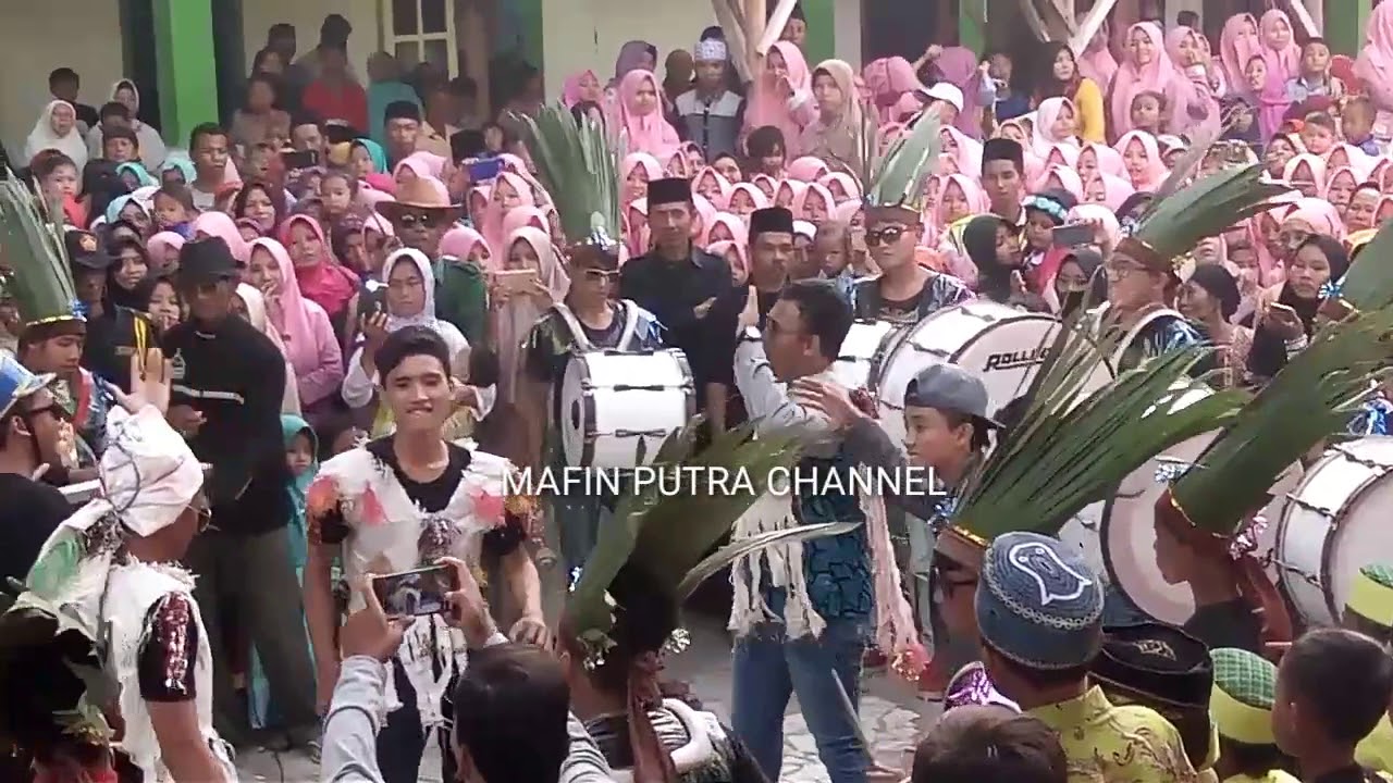 Hafid Ahkam jadi Mayoret Drum Band | Karnaval Menyambut Harlah Ponpes Nurul Qodim yg ke-54