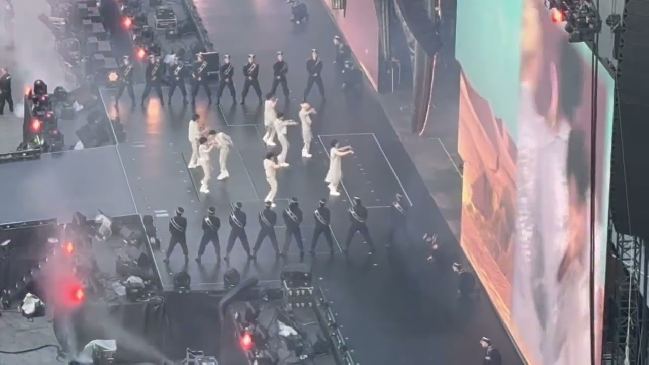 Stray Kids - Mountains (Dominate Tour in Orlando, Florida) 6/14/25 (Pt1)