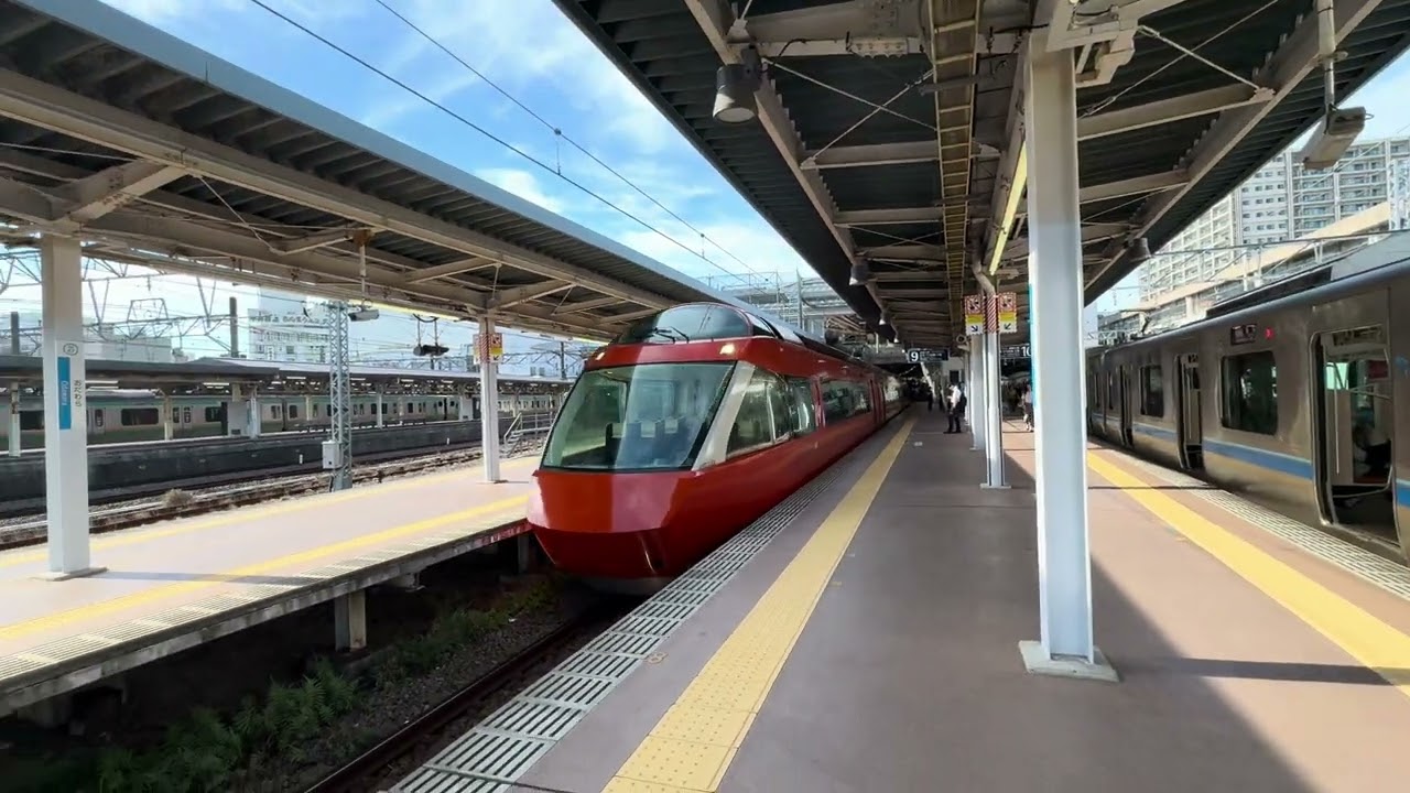 小田急線の小田原駅「小田急線のロマンスカーのGSE   ミュジックホン有り」