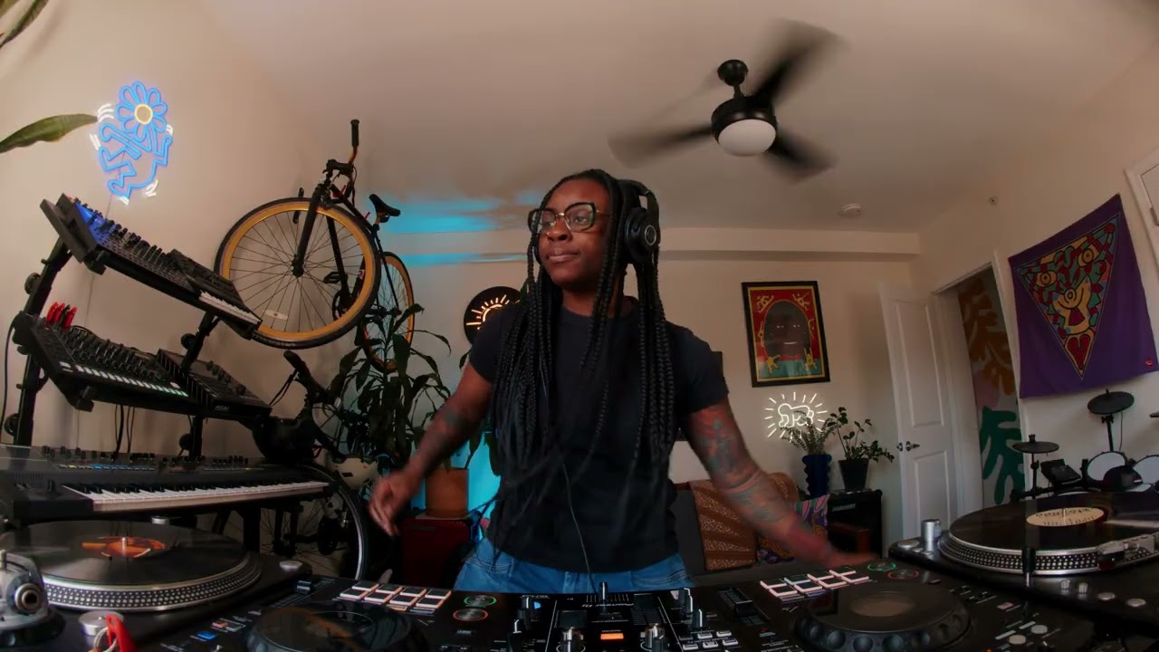A NEO-SOUL SOUNDSCAPE FT. JILL SCOTT,  ERYKAH BADU, KINDRED SOUL,  MAC AYERS, COMMON & MORE