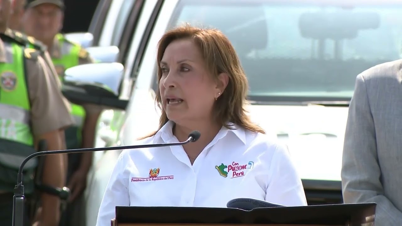 Presidenta Dina Boluarte participa en la entrega de patrulleros para la Policía Nacional del Perú