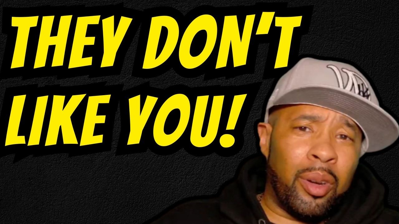 Signs Your Coworkers Don’t Like You (The Truth About Workplace Jealousy)