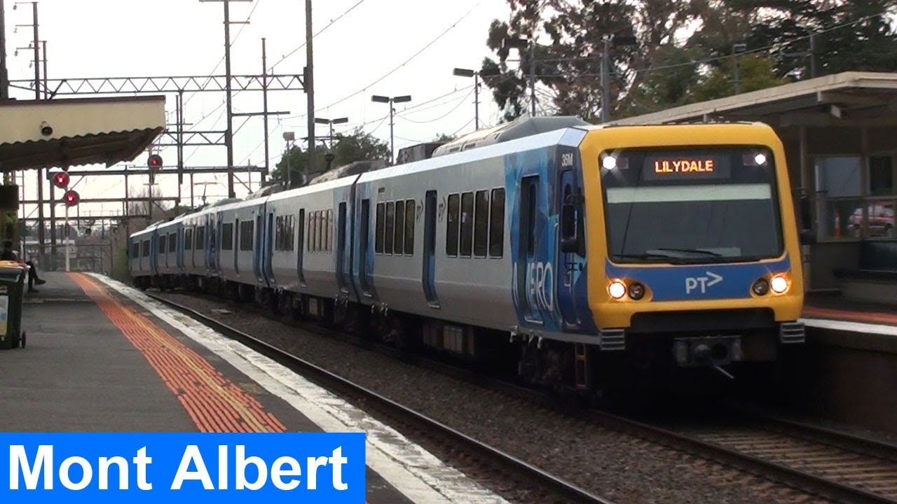 Trains at Mont Albert – Metro Trains Melbourne