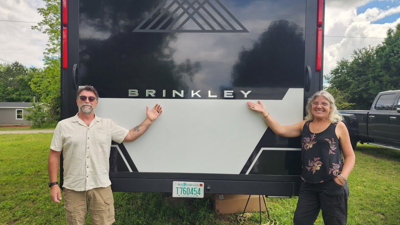 Problems and what we like / dislike about our Brinkley G3500 Toy Hauler after one year of ownership.