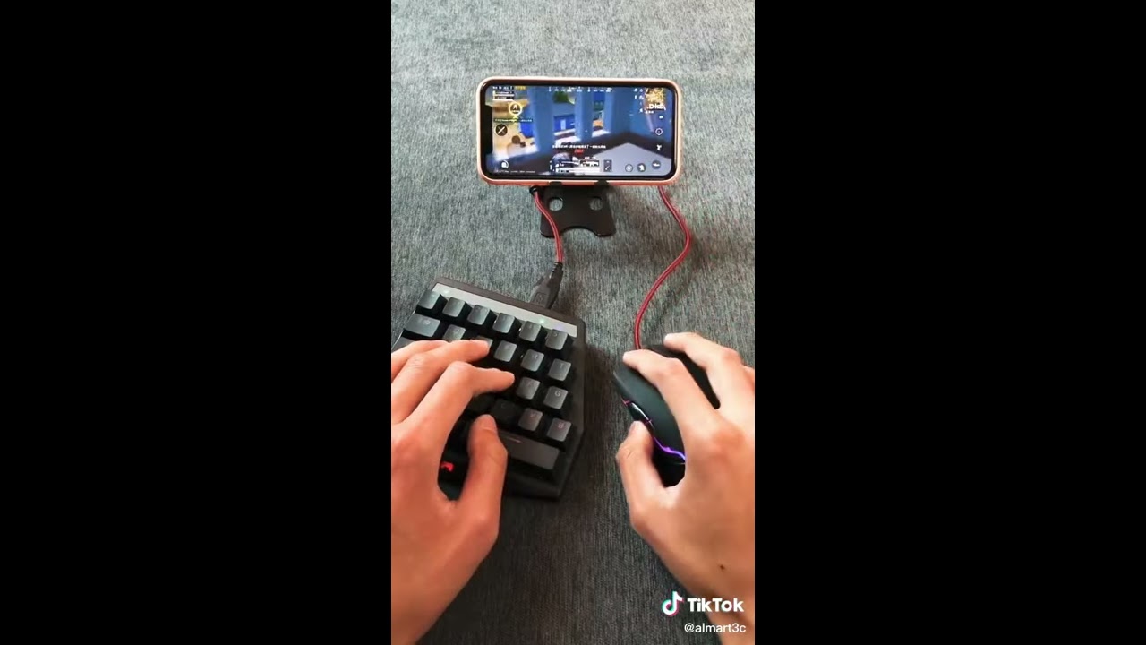 PUBG MOBILE one handed keyboard