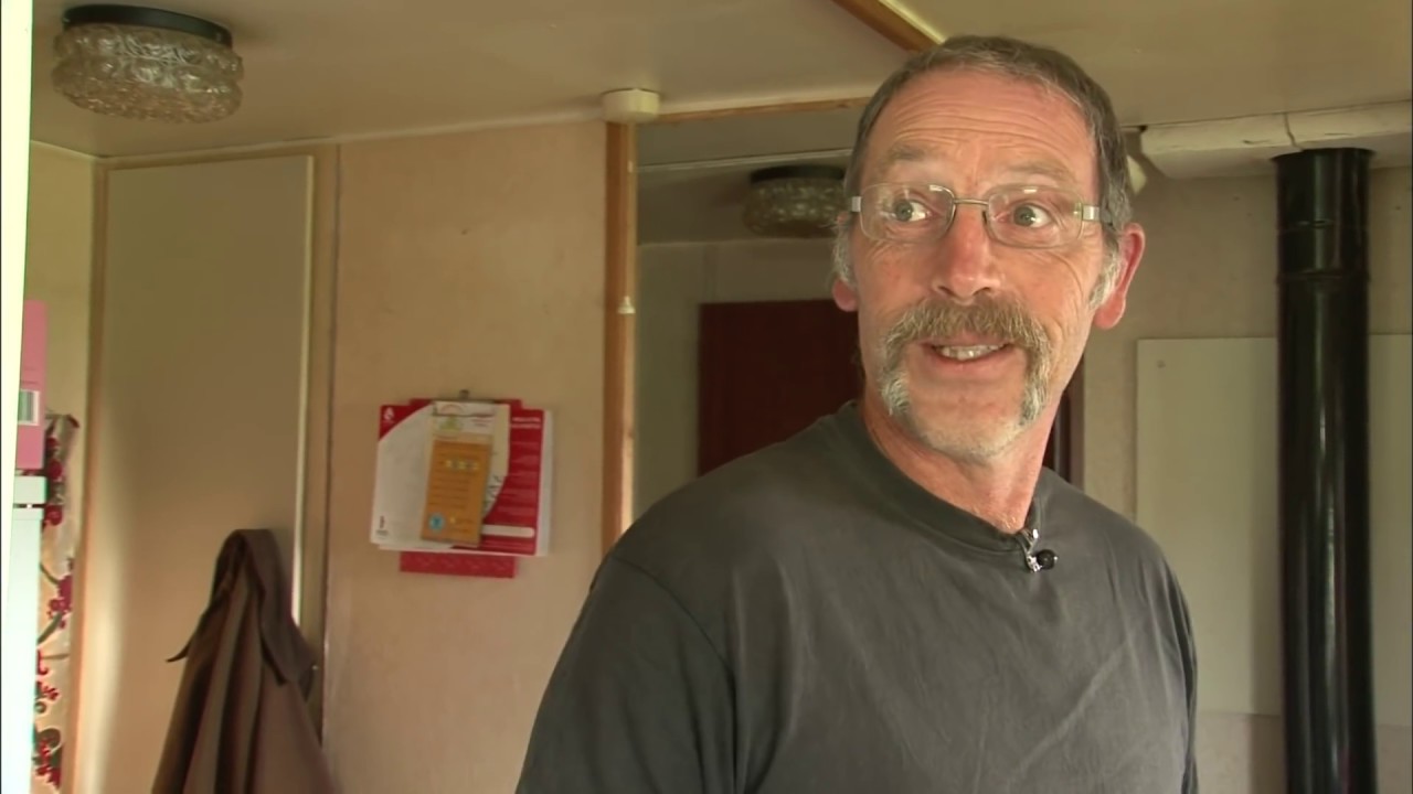 Ses voisins lui ont offert une maison pour No&euml;l