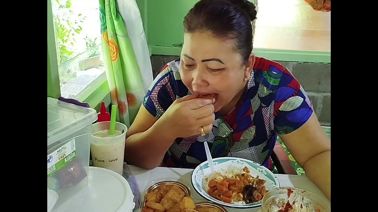 Goreng Tempe tahu crispy 😋ager ager coffee seger tenan 😋
